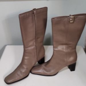 Mid-calf heeled boots